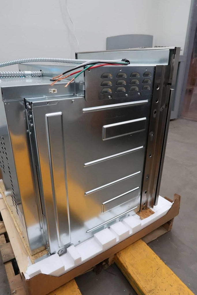 Thermador Masterpiece Series 30" SoftClose Convection Single Wall Oven ME301WS