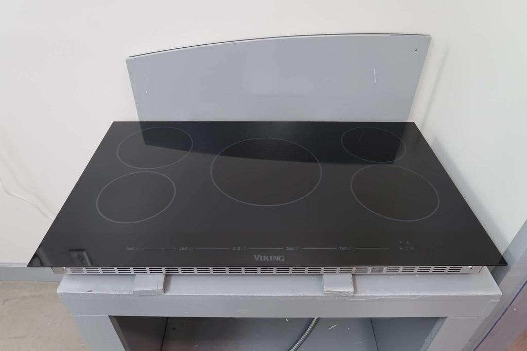 Viking Virtuoso '21 36" Digital Touch 5 Elements Induction Cooktop MVIC6365BBG